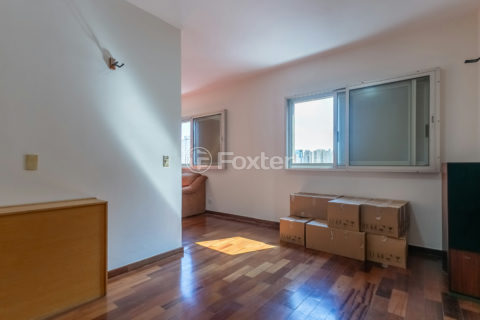 Image 31 - 1038352