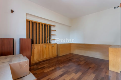 Image 30 - 1038352