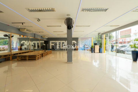 Image 2 - 1038356