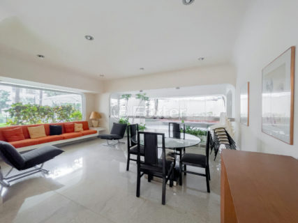 Image 32 - 1038361