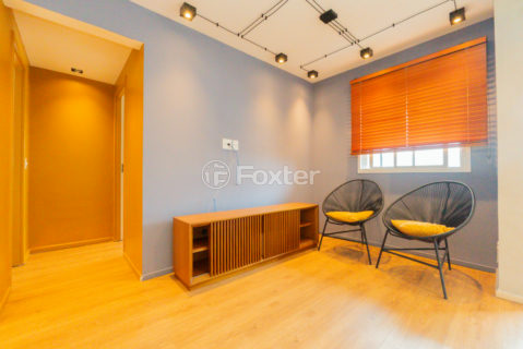 Image 21 - 1038366