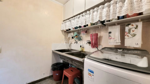Image 37 - 1038371
