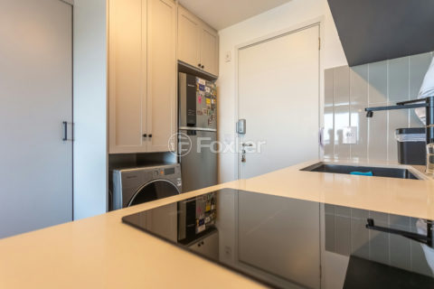 Image 9 - 1038372
