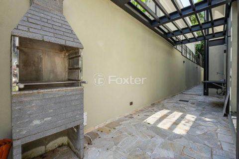 Image 42 - 1038390