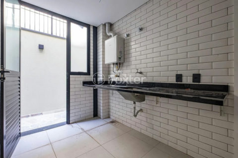 Image 31 - 1038390