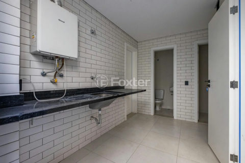 Image 34 - 1038390