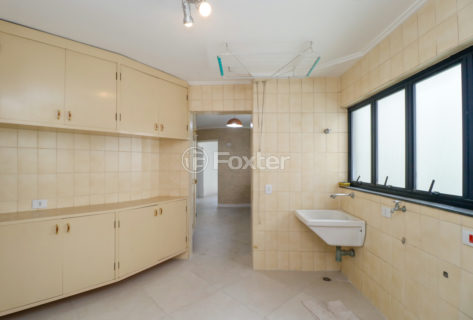 Image 39 - 1038433