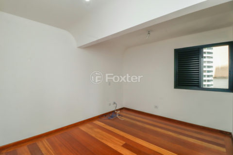 Image 21 - 1038433