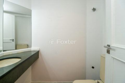 Image 33 - 1038433