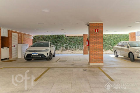 Image 30 - 1038483
