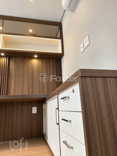 Image 20 - 1038501