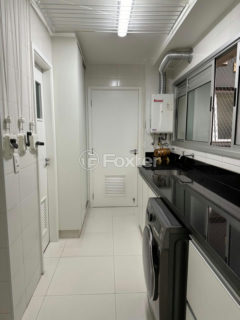 Image 23 - 1038533
