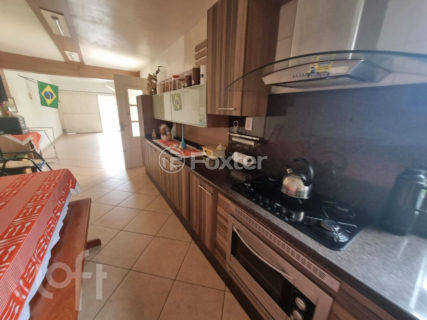 Image 33 - 1038550