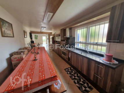 Image 35 - 1038550
