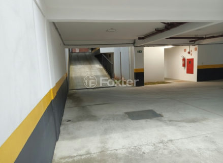Image 8 - 1038586