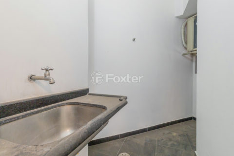 Image 8 - 1038602