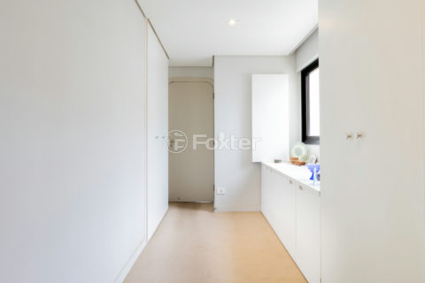 Image 35 - 1038610