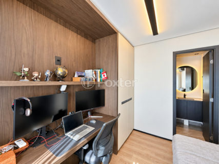 Image 41 - 1038611