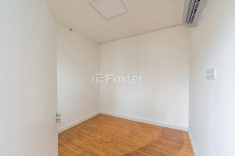 Image 37 - 1038623