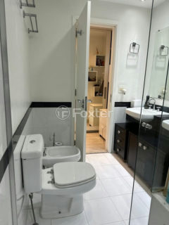 Image 10 - 1038650