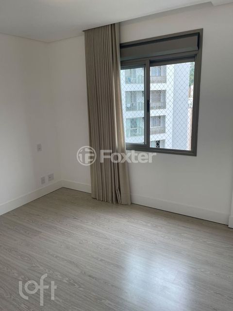 Image 8 - 1038676