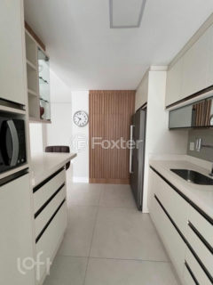 Image 4 - 1038676