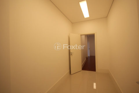 Image 21 - 1038690