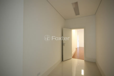 Image 20 - 1038690