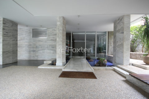 Image 51 - 1038690