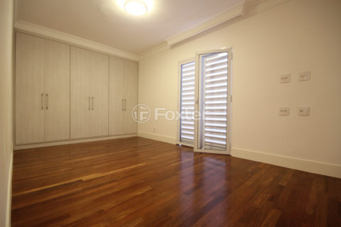 Image 4 - 1038713