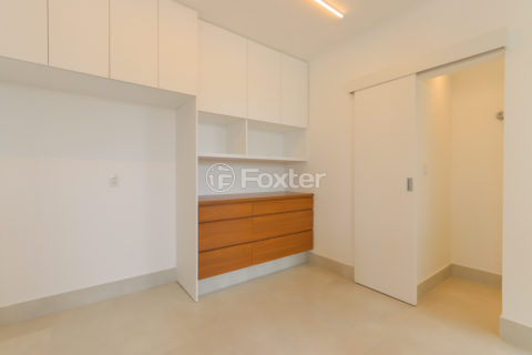 Image 32 - 1038794