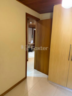 Image 10 - 1038844