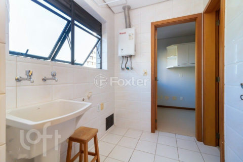 Image 21 - 1038851