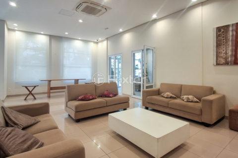 Image 21 - 1038930