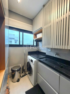 Image 11 - 1038933