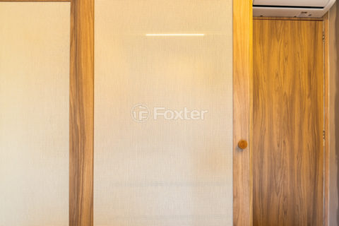 Image 40 - 1038941
