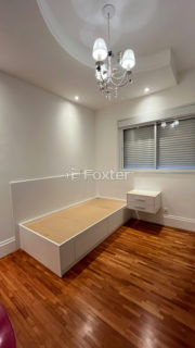 Image 32 - 1038949