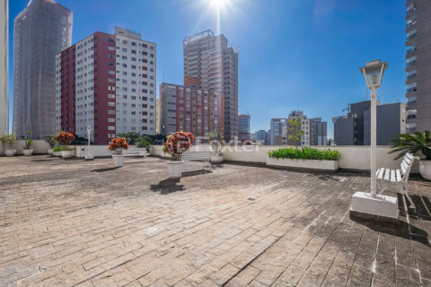 Image 29 - 1038998