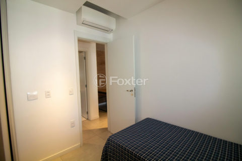 Image 8 - 1038999