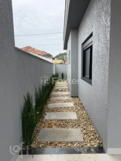 Image 9 - 1039055