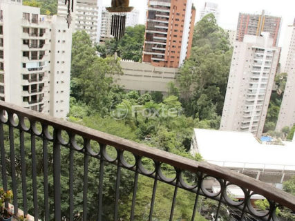Image 17 - 1039094