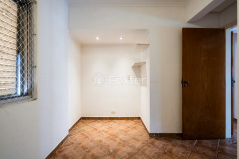 Image 33 - 1039248