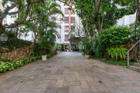 Image 32 - 1039249