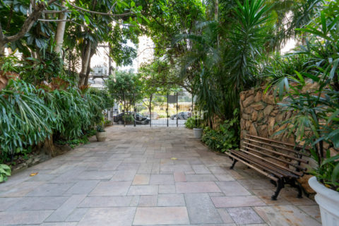 Image 31 - 1039249