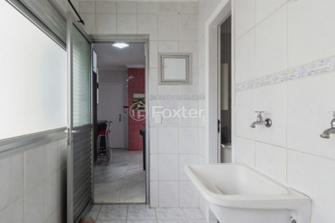 Image 37 - 1039255