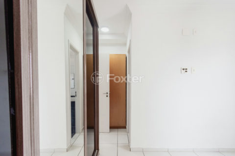 Image 21 - 1039255