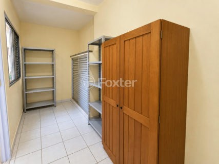 Image 30 - 1039256