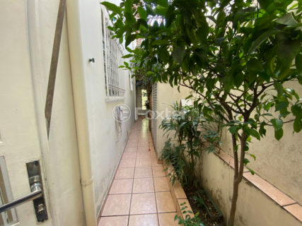 Image 33 - 1039256