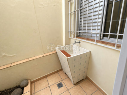 Image 32 - 1039256