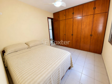 Image 37 - 1039256